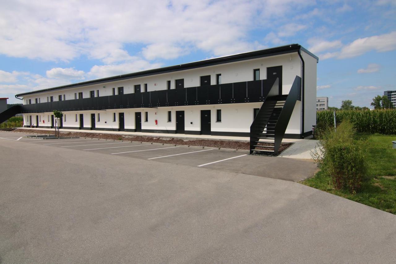 KAM Hotel Stetten  Buitenkant foto